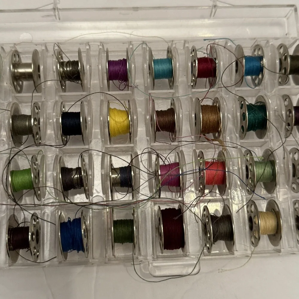 Vtg Sewing Machine Metal Bobbins 7 Hole Most w/Previous Thread Lot of 32 - Picture 5 of 8